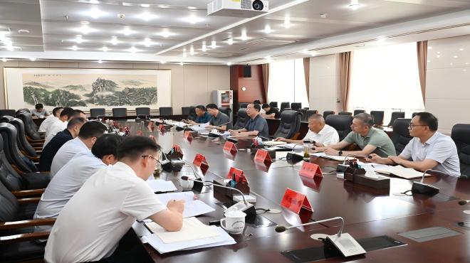 孟景伟在主持召开大招商专班专题会议时强调
大力提升招商引资工作质效
以高质量招商服务高质量发展